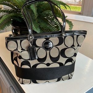 Coach shoulder bag / tote F19046